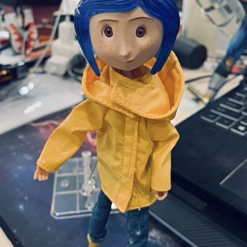 Coraline The Secret Door Figure Caroline Figure Neca Anime Figura Impermeabile Pvc 7 pollici Statua Modello Bambole Scrivania Regali di compleanno