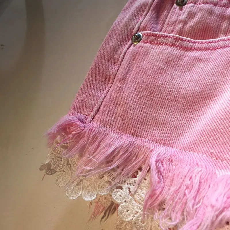 2026 Summer New Splicing Hook Lace High Waist Burr Denim Shorts Hot Pants Women