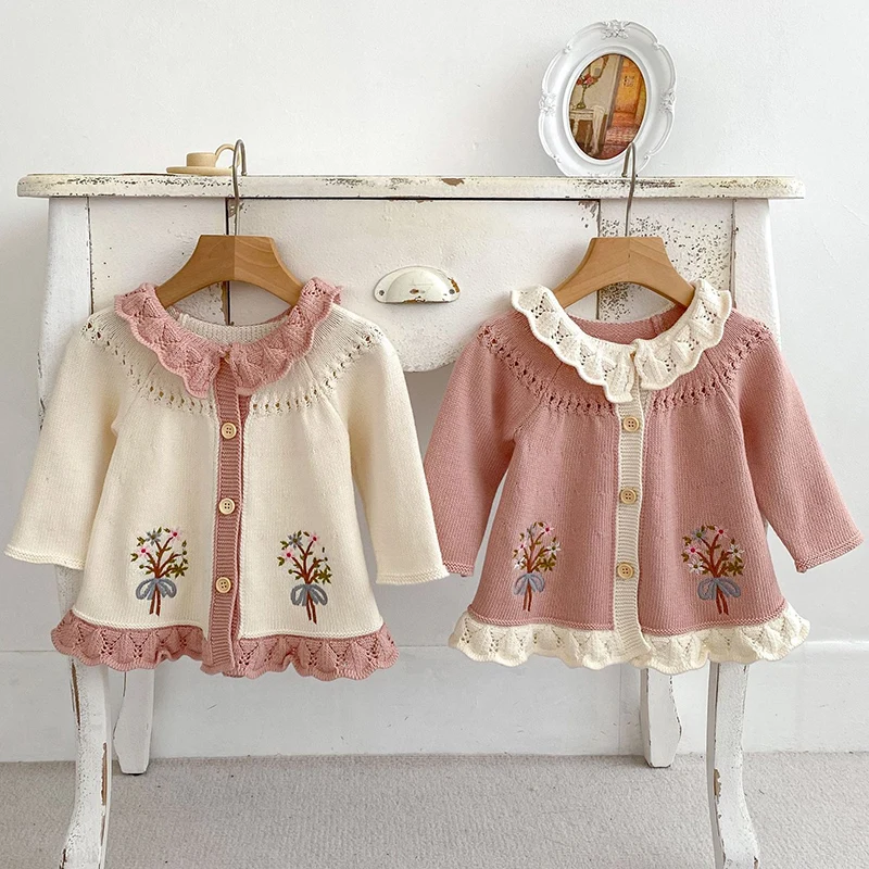 

Autumn Baby Sweaters Girl Clothes Knit Top Embroidered Lace Lapel Cardigan Long Sleeved Knitted Infant Coat Newborn Clothing