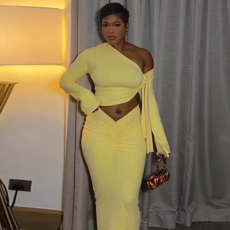 Women's One Shoulder Diagonal Collar Chest Wrapped Long Sleeve Bandage Asymmetrical Crop Tops & Pleated Skirt, 2 Piece Set