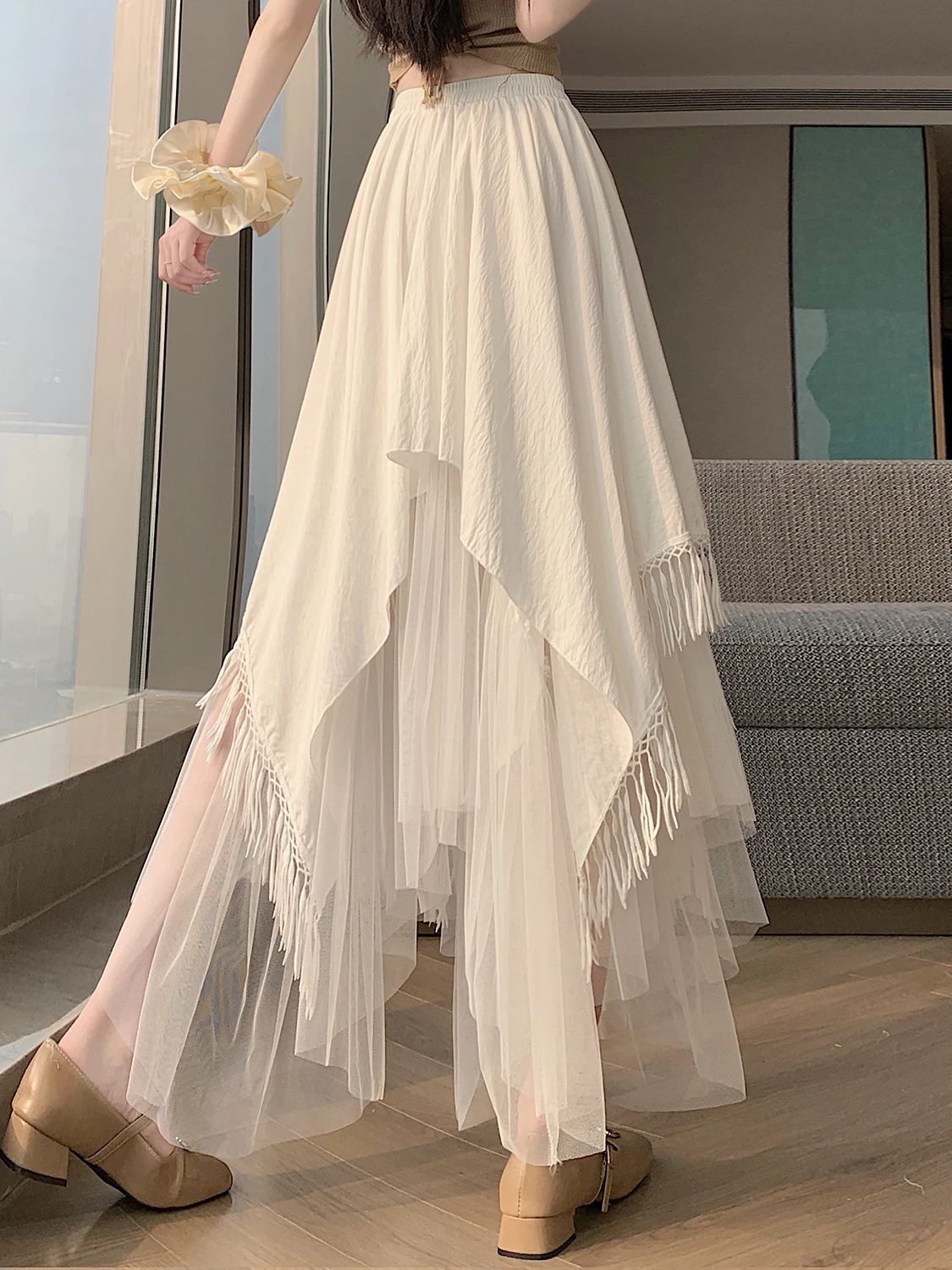 

Белая асимметричная юбка миди А-силуэта с сетчатым дизайном и бахромой, с высокой талией, женская, весенняя, модная, новый стиль, для офиса, в корейском стиле