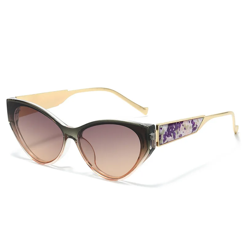 Neu eingetroffene Luxus-Katzenaugen-Sonnenbrille für Damen mit Metallbügel und bedrucktem Muster, elegante Damen-Sonnenschutzbrille für Reisen und die Straße.