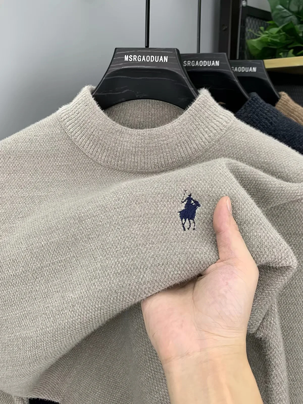 High Quality velvet round neck sweater men's casual fashion designer brand exquisite pony embroidery winter warm knit pullover