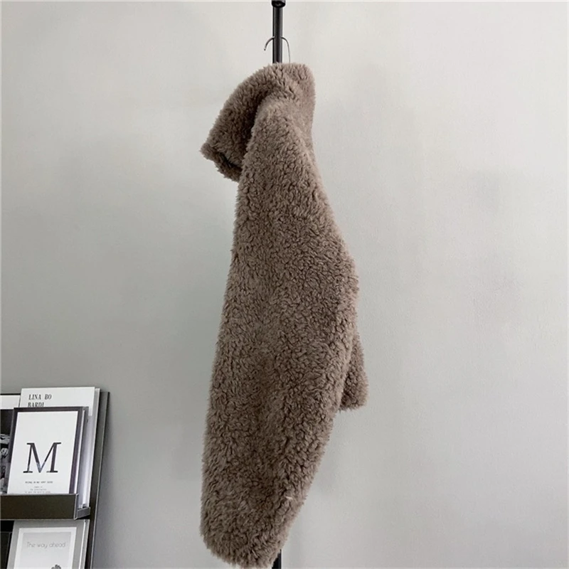 Casaco monocromático de botão Sheep Shearling para mulheres, parka composta, jaqueta curta quente, lã de cordeiro, fêmea, outono, inverno, PT471