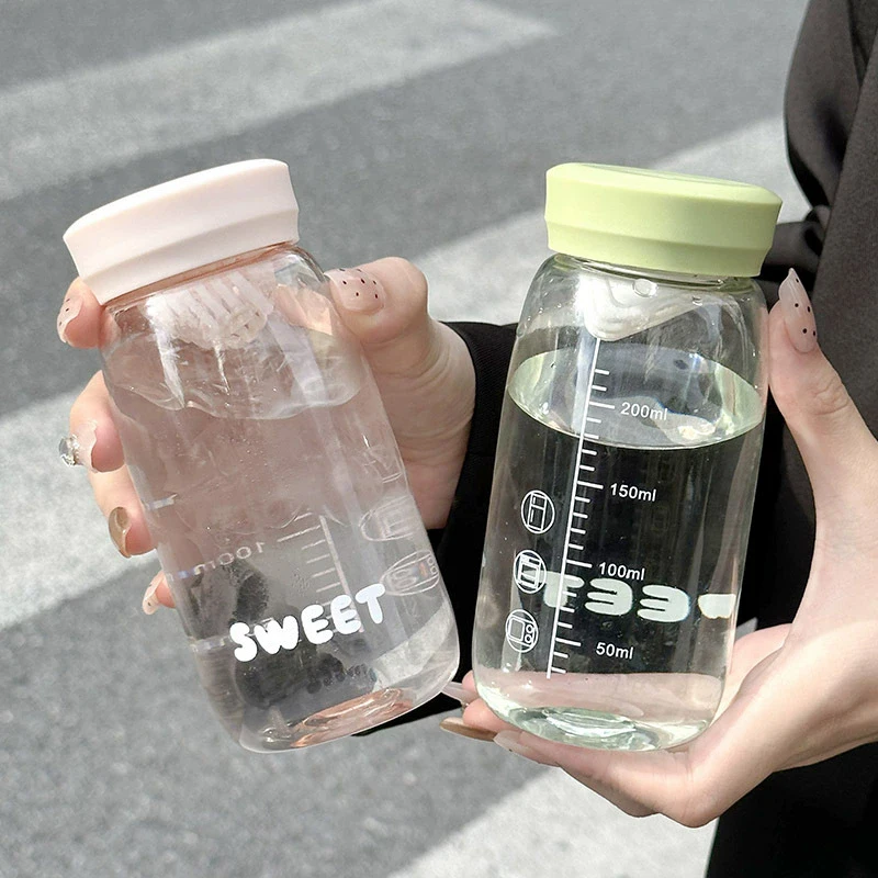 Tragbarer Taschenbecher mit Teesieb, wiederverwendbarer Kunststoff-Trinkbecher, hitzebeständig, 300 ml, Mini-Wasserflaschen mit kleiner Kapazität