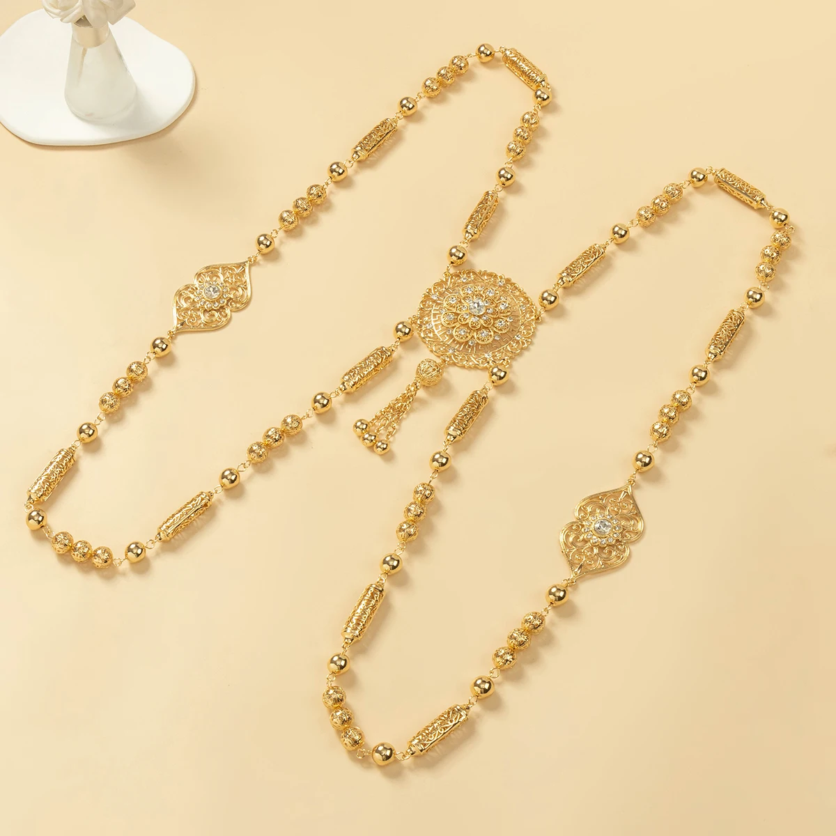 فستان زفاف فاخر مجوهرات للجسم مصنوع يدويًا معدن مطلي بالذهب الزفاف العربي