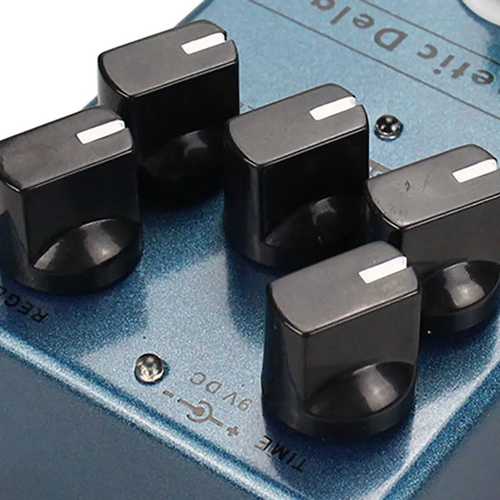 Classic Guitar Effects Pedal Easy to Use Create Unique Musical Delays Adjustable Delay Level And Feedback