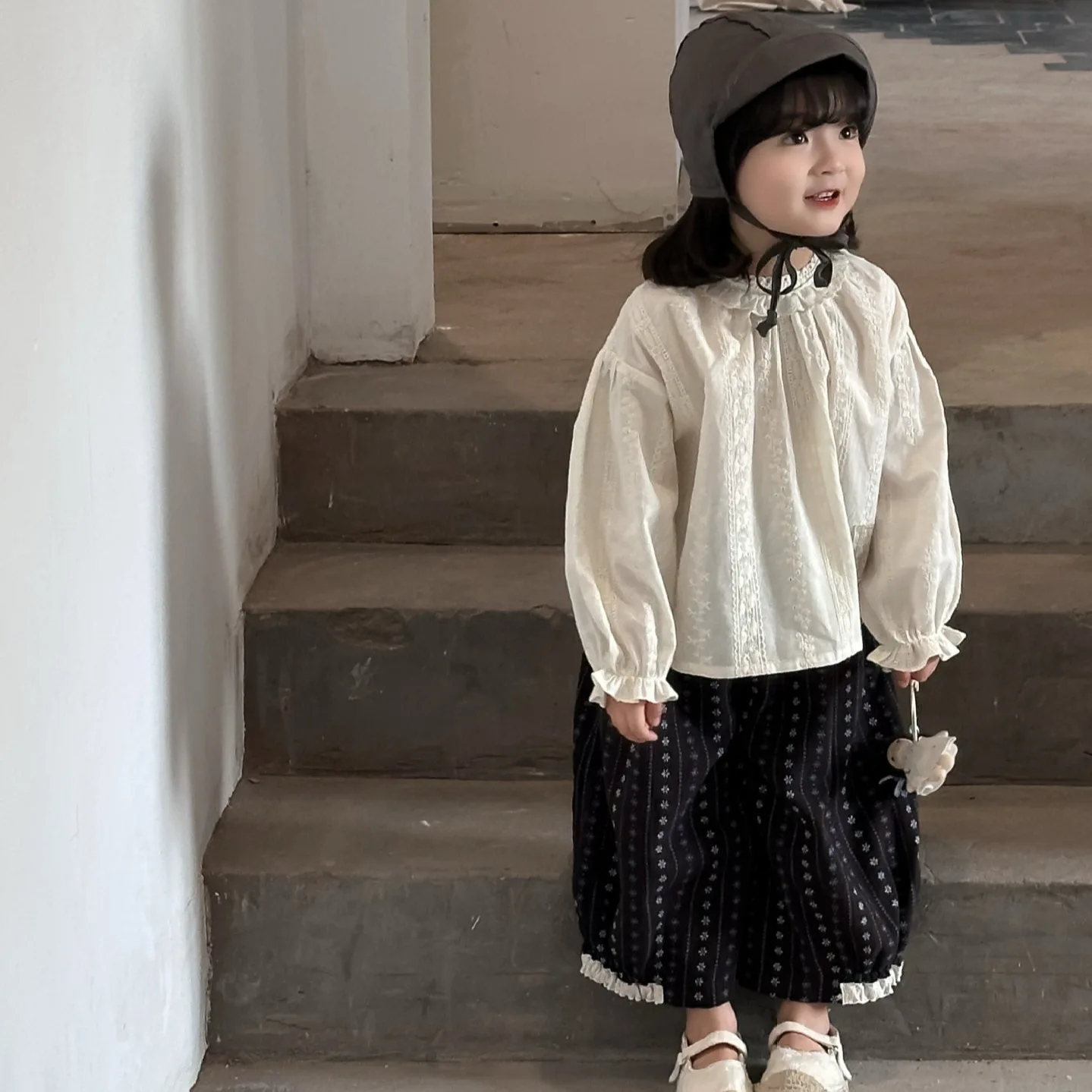 

Детская одежда, рубашка для девочек, кружевная кукольная рубашка с длинными рукавами, осенне-весенний стиль, красивая верхняя одежда для малышей