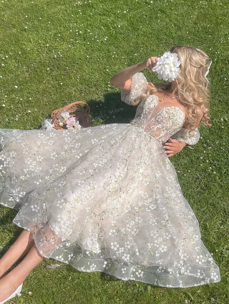 Romantic Floral Embroidery Lace Wedding Dress Deep V-neck Bubble Sleeves Tulle Skirt Floor-length Elegant Bridal Gown for Women