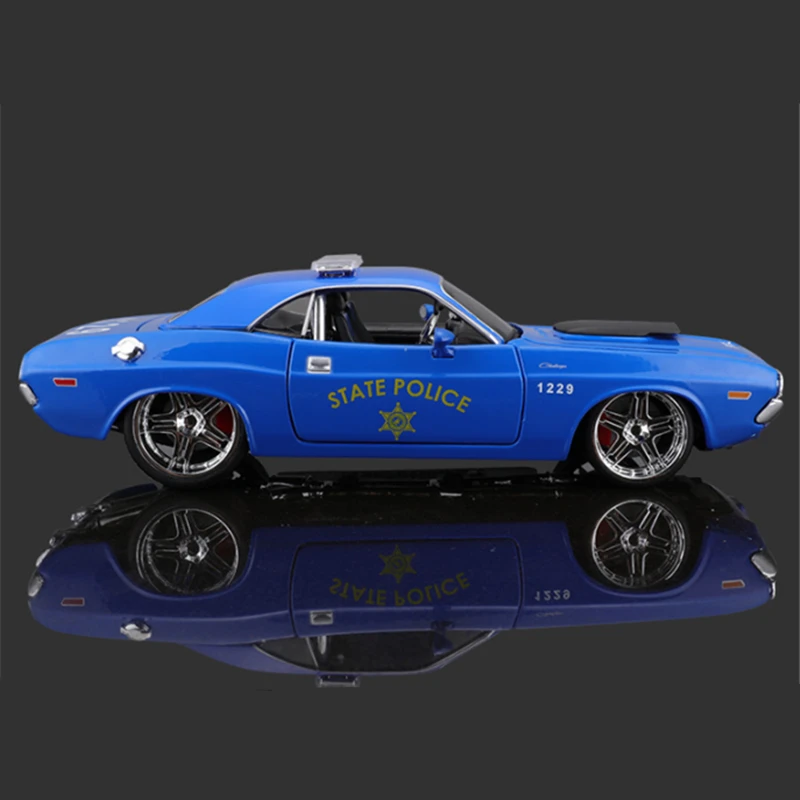 Maisto 1:24 1970 DODGE CHALLENGER R/T Alloy Racing Car Model Diecasts Metal Sports Car Model Simulation Collection Kids Toy Gift