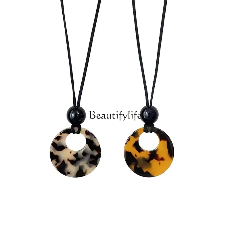 

Retro tortoiseshell round safety buckle women's resin sweater chain