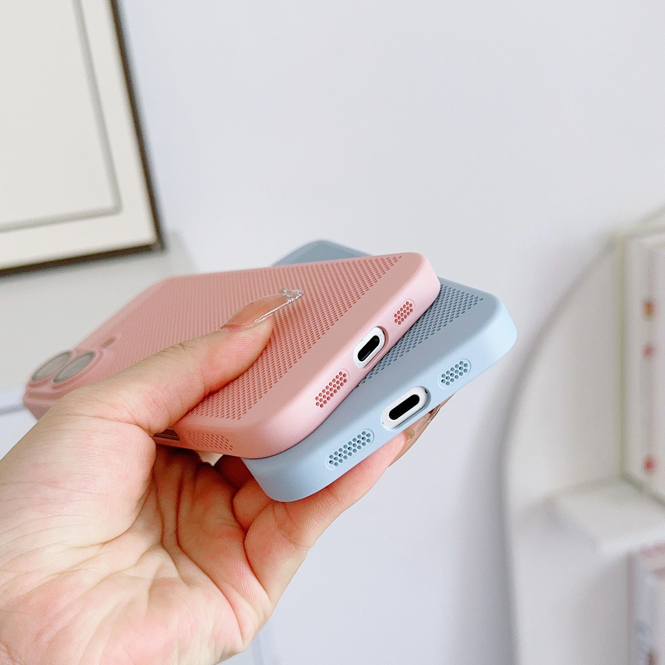 حافظة هاتف شبكية قابلة للتنفس لهاتف آيفون 16 15 14 13 12 Mini 11 Pro XR X XS Max 8 7 Plus غطاء ممتص للصدمات لتبديد الحرارة