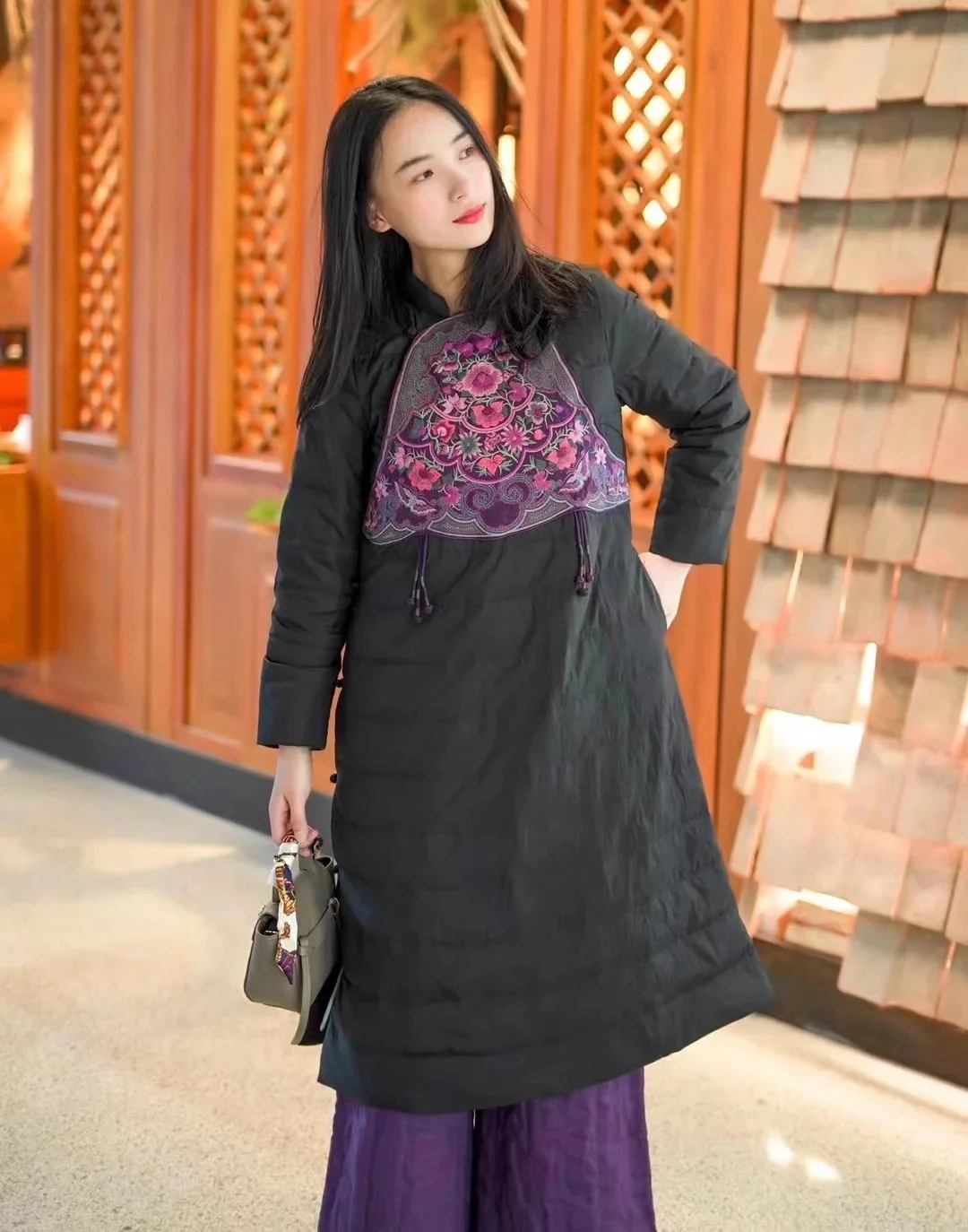 النمط الصيني خمر المطرزة أسفل سترة 90% بطة بيضاء أسفل فضفاضة واسعة الخصر معطف دافئ الوقوف طوق سبليت لفصل الشتاء