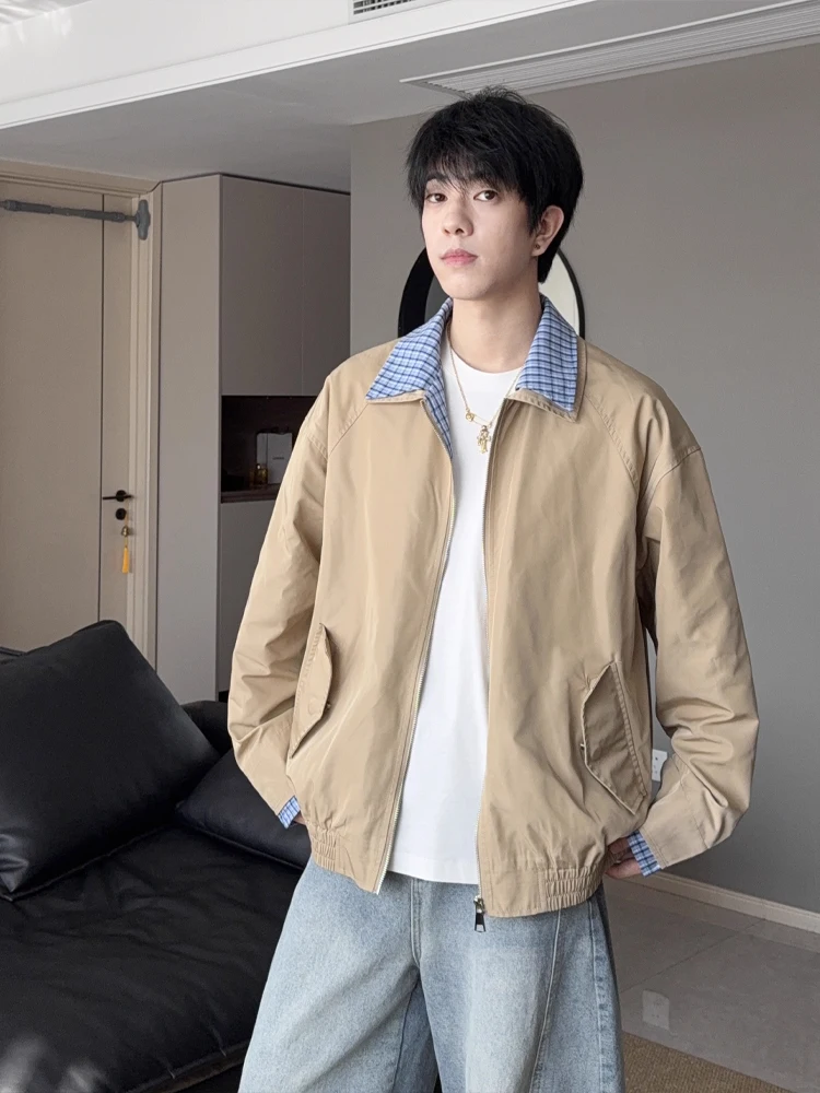 

Мужская осенняя куртка-бомбер в стиле фэлтинг-джейт, цвет хаки, с эффектом двухслойности, свободный крой, молодежный тренд, серия Miu