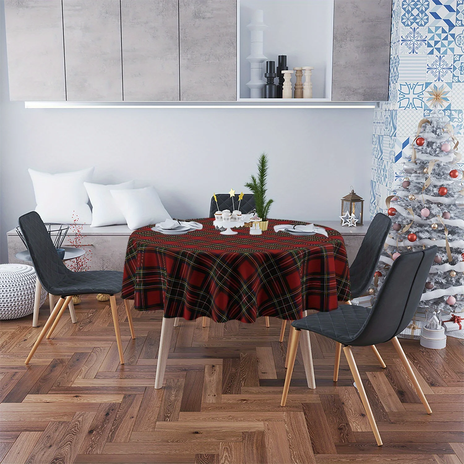 One red and green checkered tablecloth - Durable polyester circular tablecloth for indoor and outdoor use, suitable forzyc