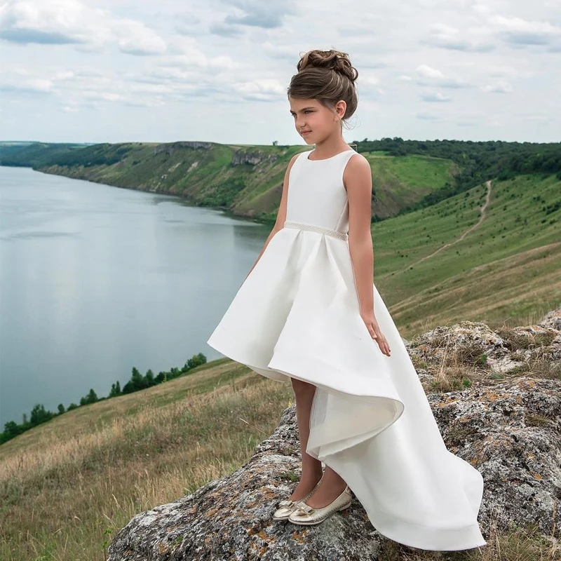 Vestido de dama de honor de satén blanco para niña, Frente corto, espalda larga, vestido de princesa, vestido de niña de flores