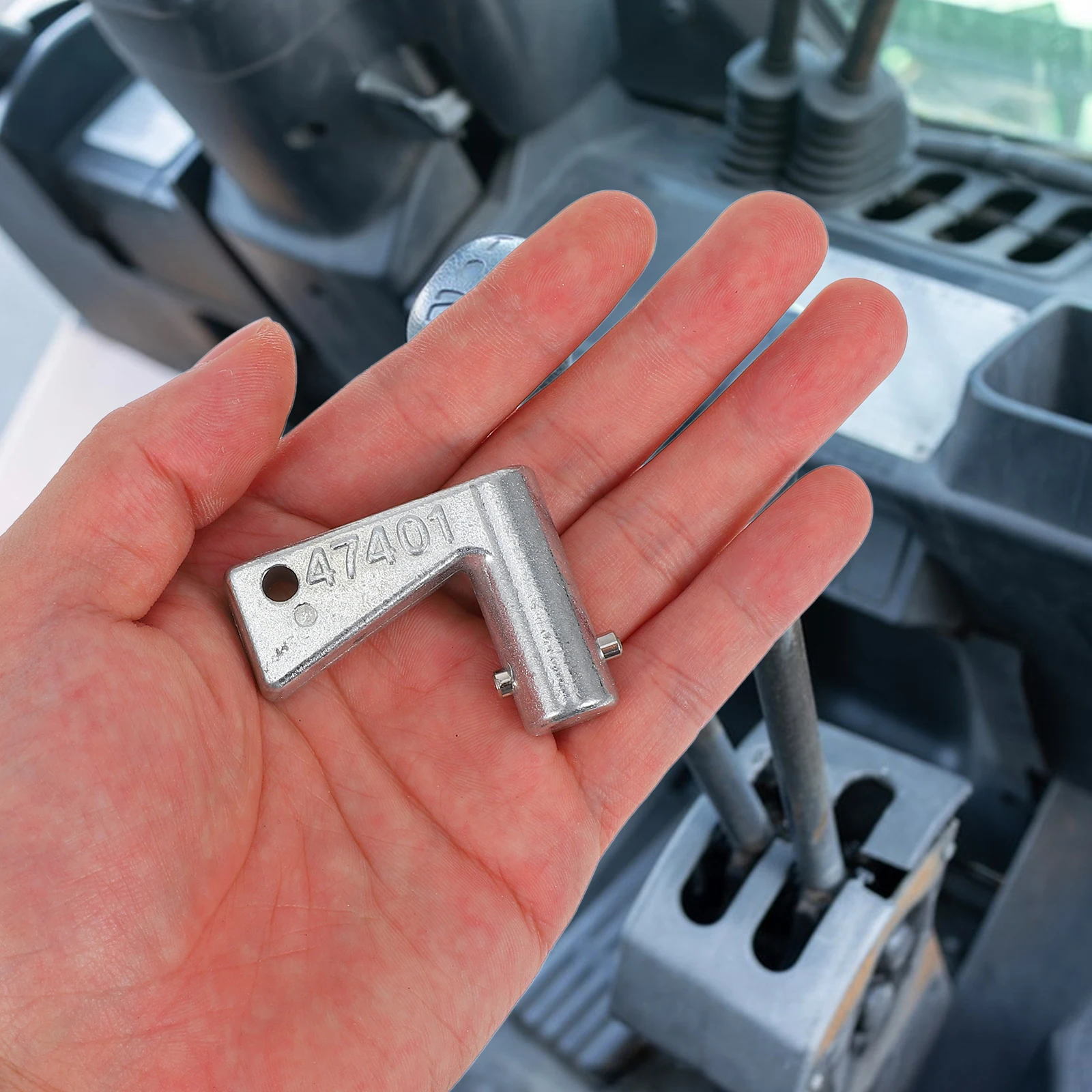 

Key Silver Aluminum Disconnect Excavator Supply Accessories Construction Vehicle Fitting Universal Adapter