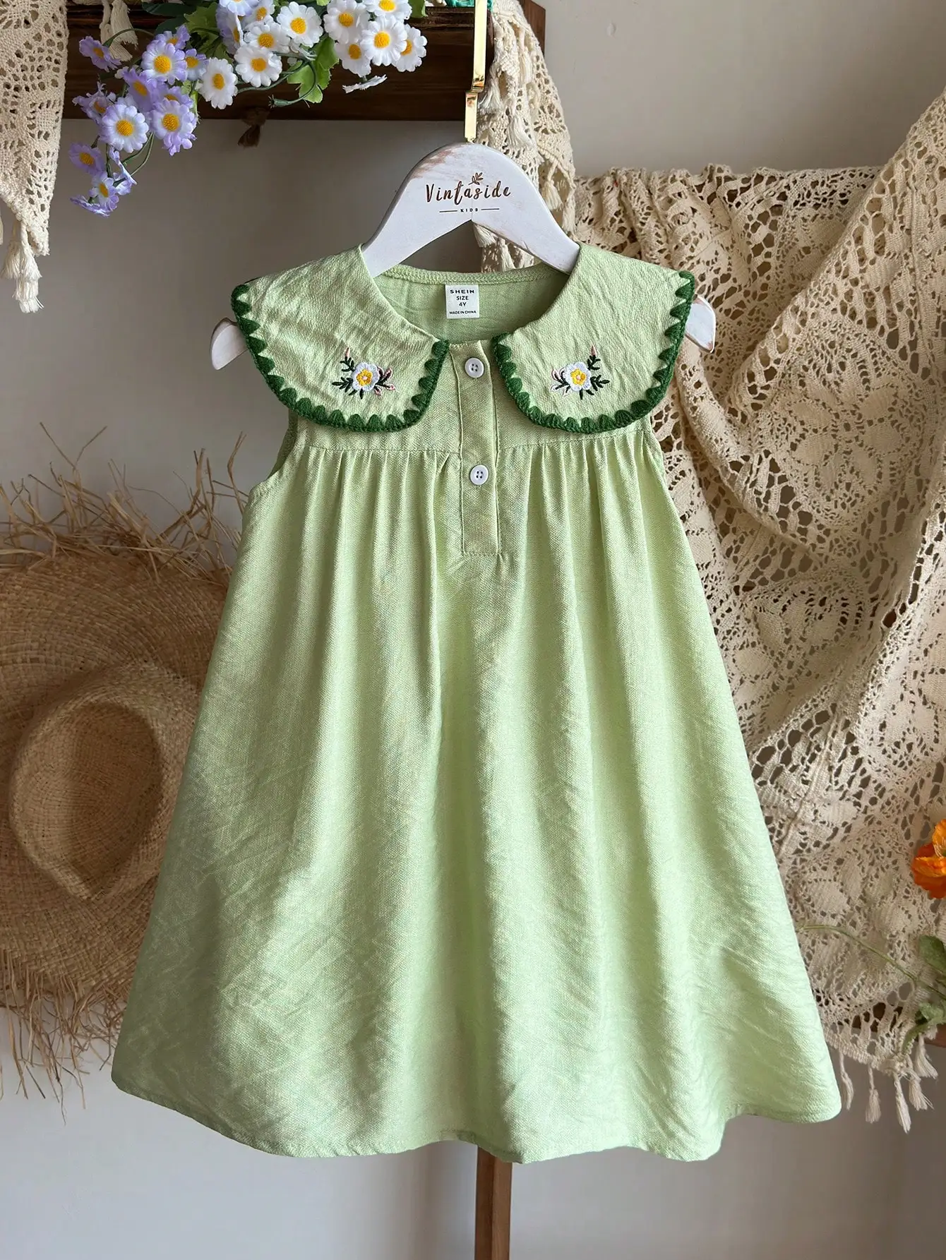 

Мятно-зеленое платье без рукавов с цветочной вышивкой и воротником Питер Пэн для девочек