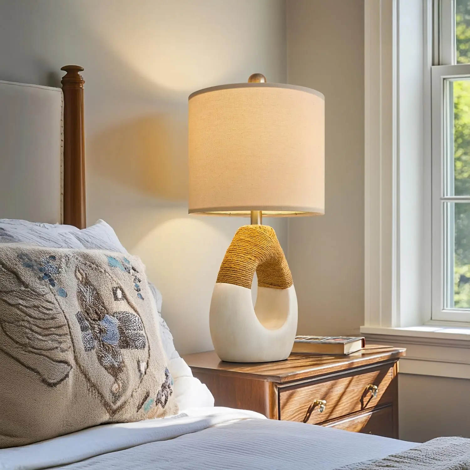 Zestaw 2 małych lamp stołowych w stylu boho, lampki nocne z rattanu w stylu farmhouse o wysokości 48 cm do dekoracji salonu i sypialni.