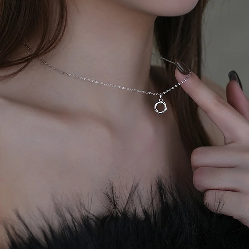 JYJIAYUJY 100% قلادة أصلية كاملة من الفضة الإسترليني S925 متوفرة في المخزون شريط موبيوس ملابس يومية عصرية JYN309