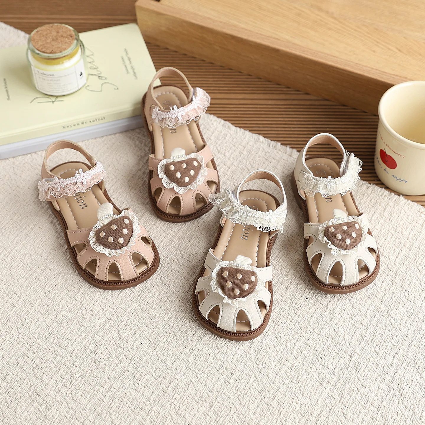 

New Summer Girls Breathable Closed Toe Sandals Kids Princess Lace flat Non-Slip Sole for Children Beach Daily Shoes