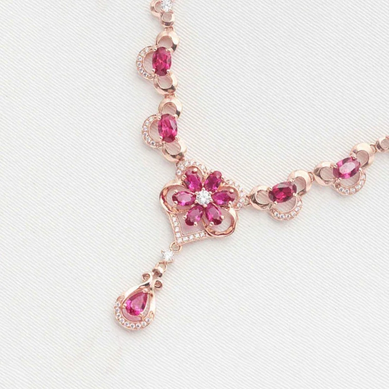 Inlaid Ruby Elegant Flower Necklace 14K Rose Gold Crystal Luxury Pendant Romantic Luxury Dinner wedding Jewelry