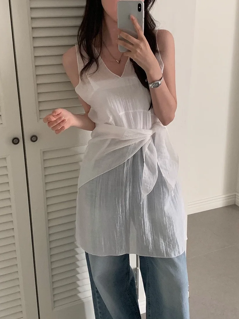 

Chic Summer V-Ne Slimming Pleated Vest Dr Women's e Scarf Set Faionable Ensemble Folr Collar Design