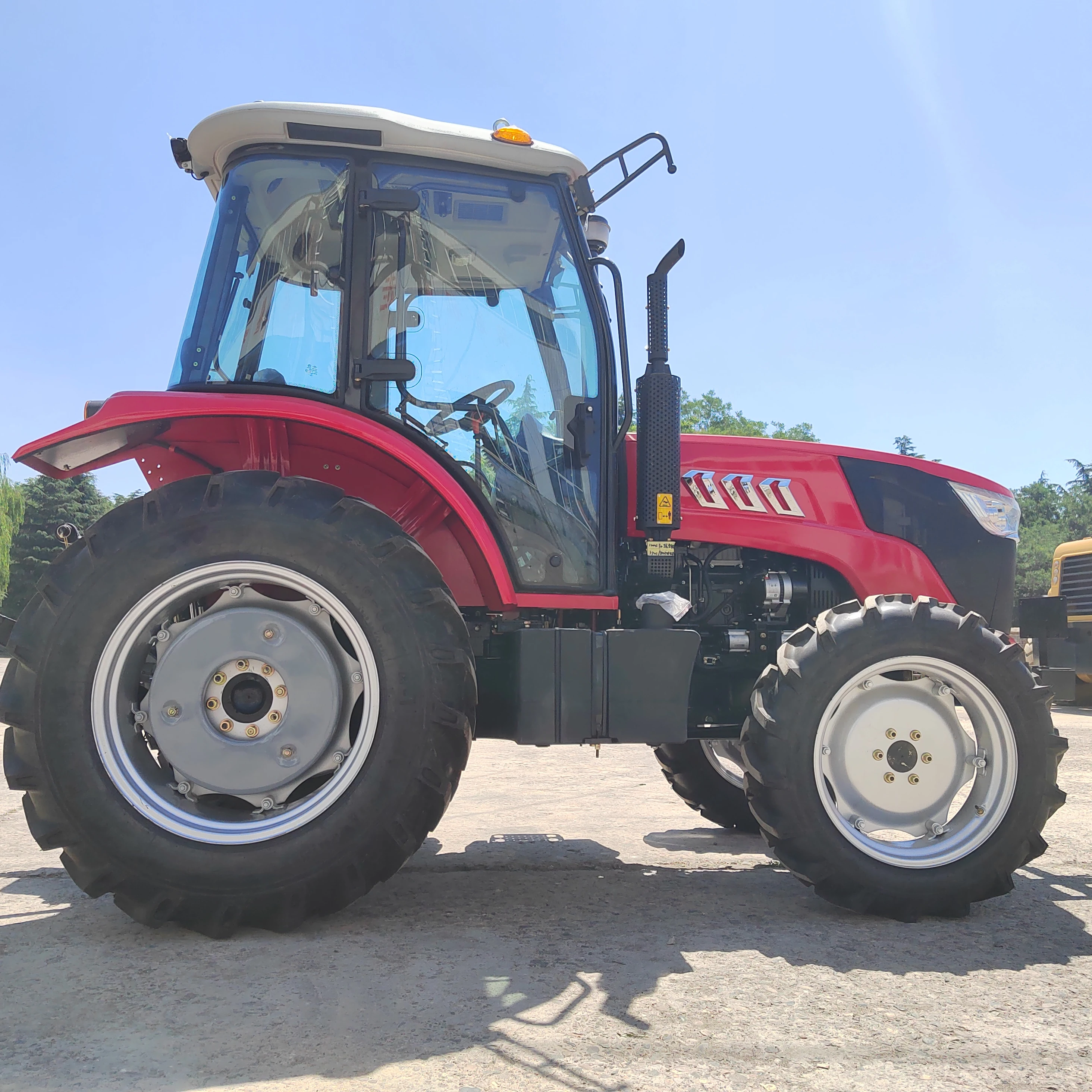 1204 Landbouwtractor Gebruik Scope Fabrikant Spot Supply 1204 Landbouwtractor Directe verkooptractor