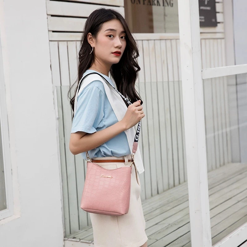 Casual Women Shoulder Bag Mini Crossbody Bucket Handbag Female Messenger Bags for Women Ladies New Crocodile Purse 2022