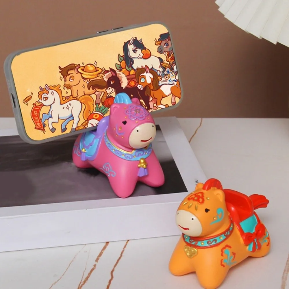 

Держатель для телефона в виде лошади, орнамент, год лошади, талисман, держатель для телефона, год лошади, Новый год, подарок для ежегодной встречи