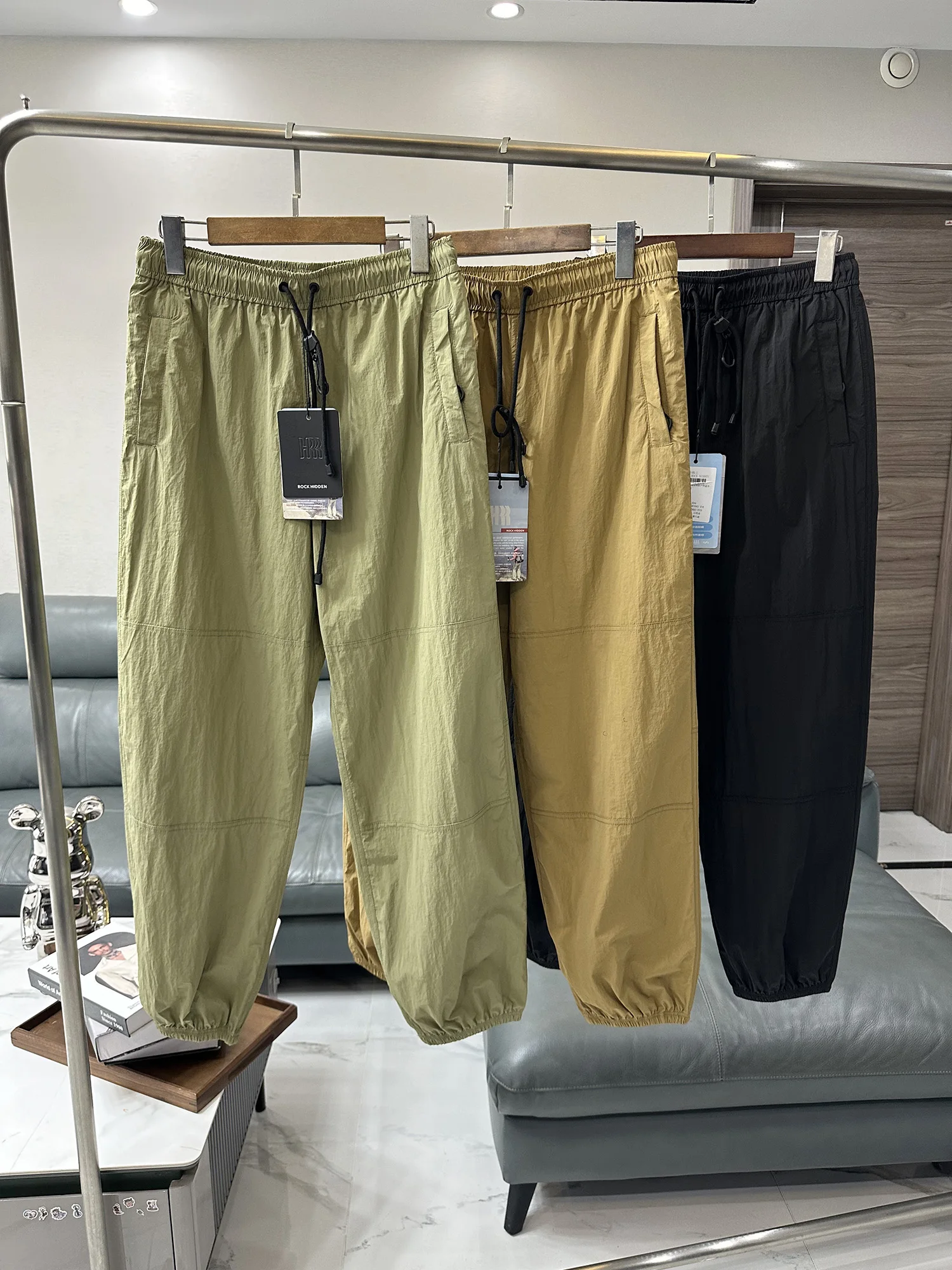 Outdoor Men's Lightweight Comfortable Sports Casual Pants Elastic Waist Drawstring Loose Fit Long Trousers Breathable Nylon