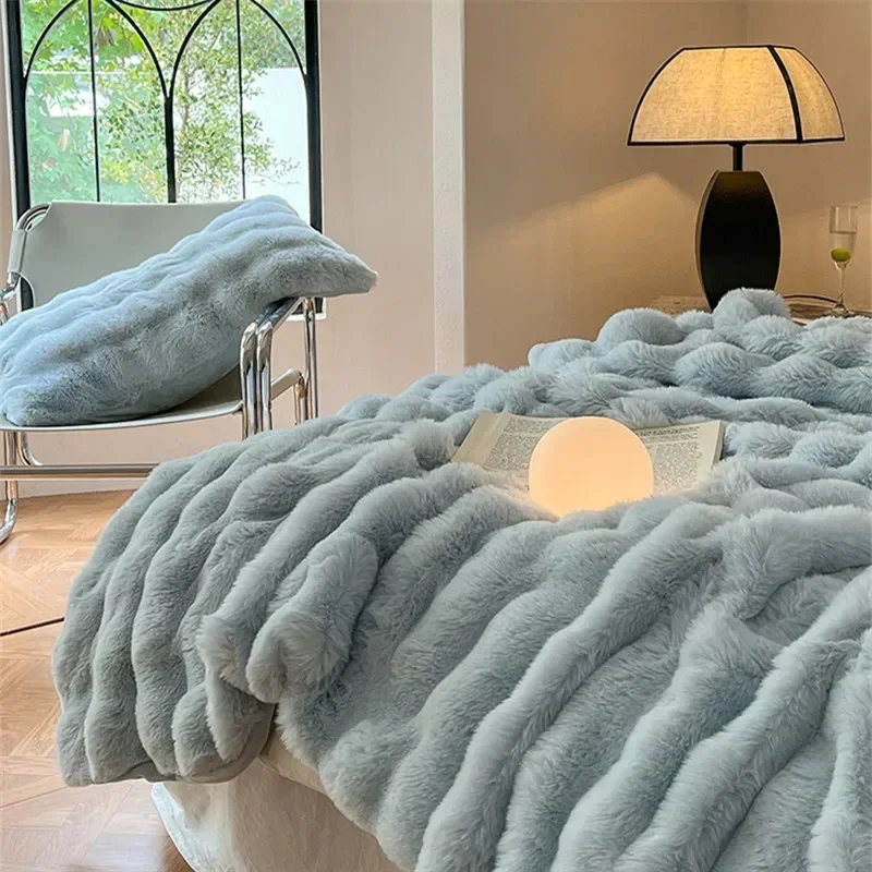 Luxury Faux Fur Blanket Home Bed Linen Bubble Fleece Knee Blanket Bed Plaid Plush Sofa Blankets for Winter Bedspread on The Bed