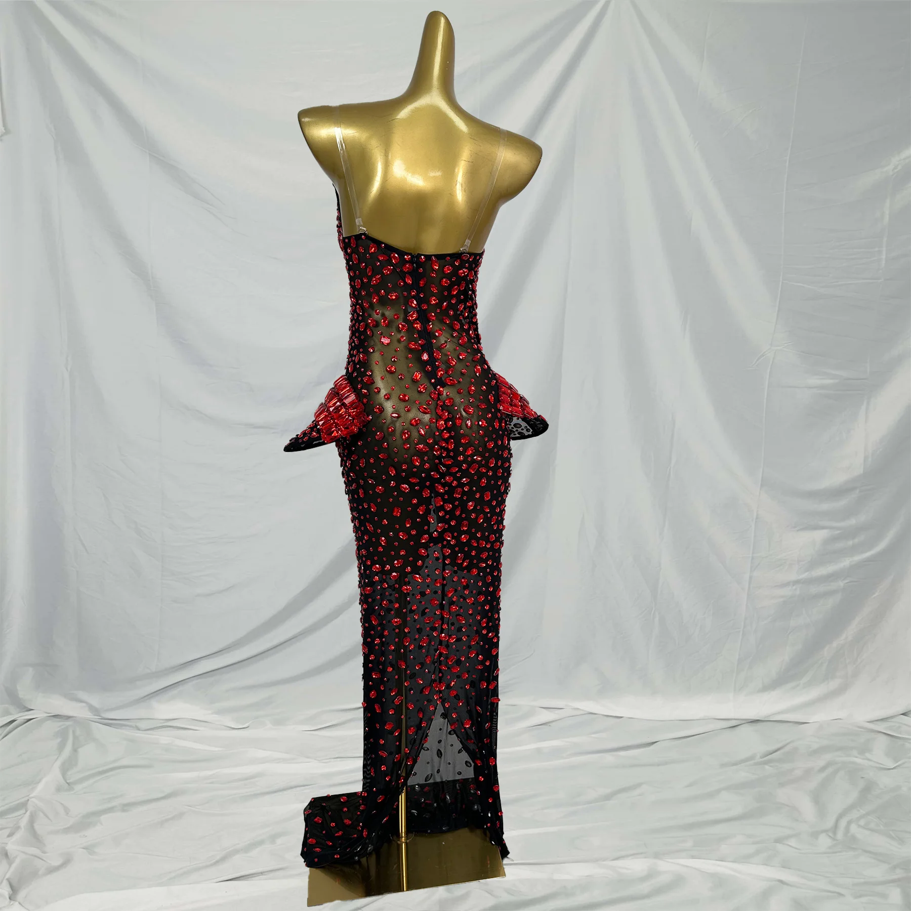 Abito lungo da ballo da sera scollato con strass rossi sexy Abito da donna aderente per laurea di matrimonio in cristallo femminile Abito da club per feste da donna