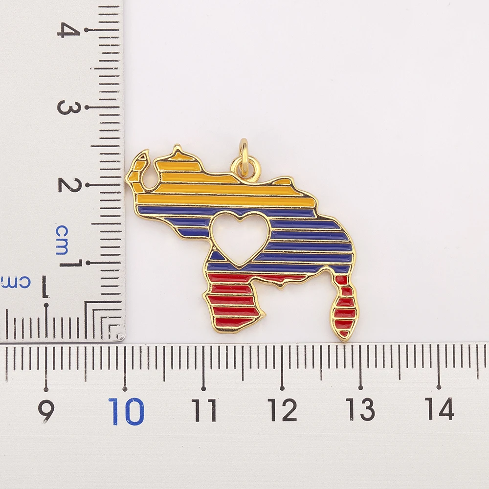 Hot Sale Popular Venezuela Map Heart Map Design Charm Pendant Necklace For Women Men Fine Clavicle Chain Jewelry Accessories