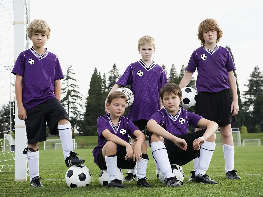 500 Stück Fußball-Aufkleber, selbstklebende Sport-Fußball-Etiketten, Rolle für Fußball-Thema, Party-Dekoration, Geburtstagsparty-Zubehör – Detail 2