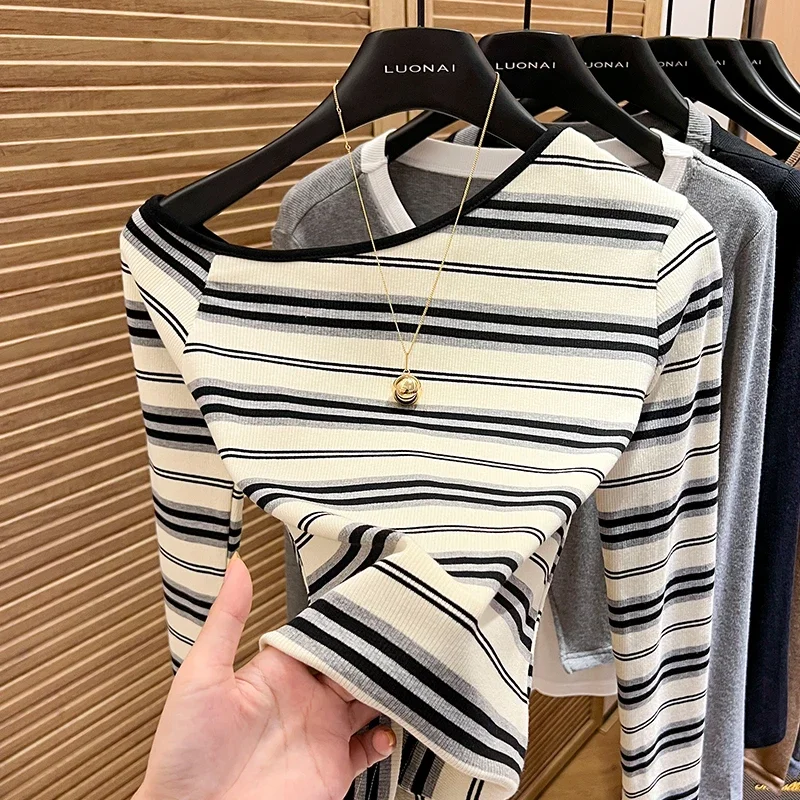 

AOSSVIAO Korean Vintage Off Shoulder Striped T-shirt Women Ribbed Cotton Tshirts Spring Autumn 2025 Basic Long Sleeve Slim Tees