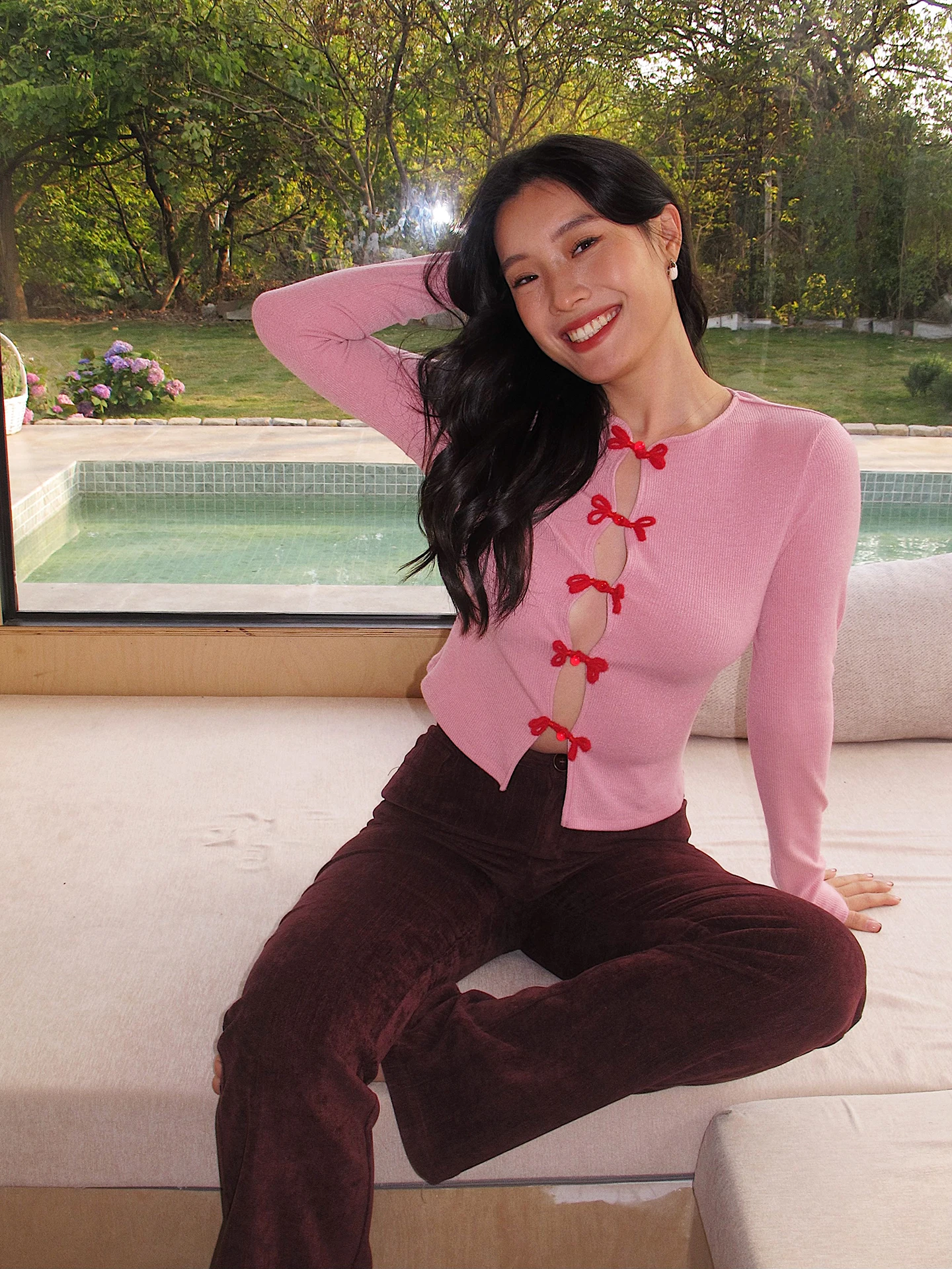 

Pink Chinese Sle Knitted Sweater round Ne Long Sve Slim Fit Hollow out Button Detail Elastic Sexy French Sle Knitwear