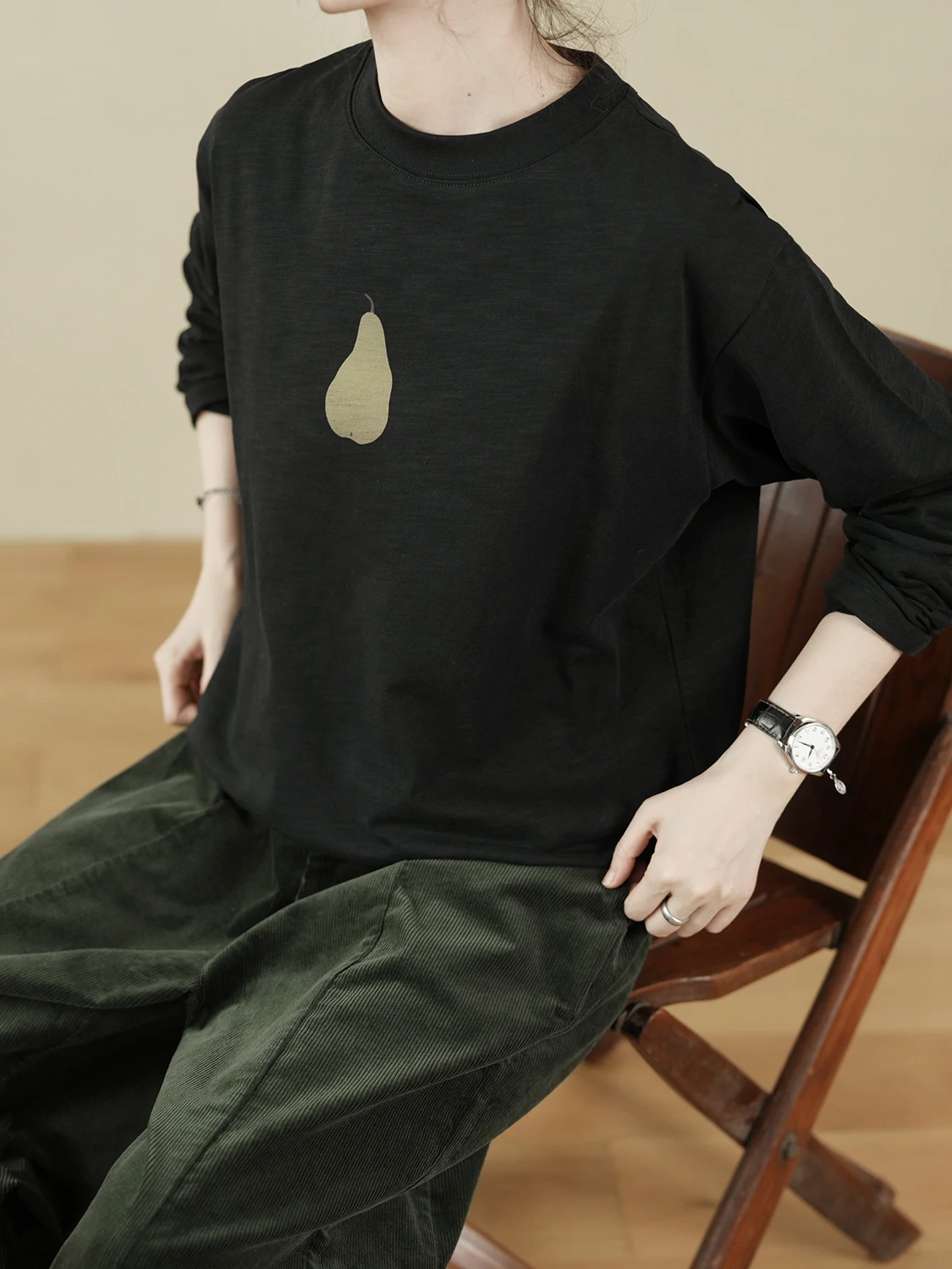 

Loose Fit round Ne T-irt Cotton Material Pear Eming Printed Artistic Sle Women's Long Sve Regular Length irt