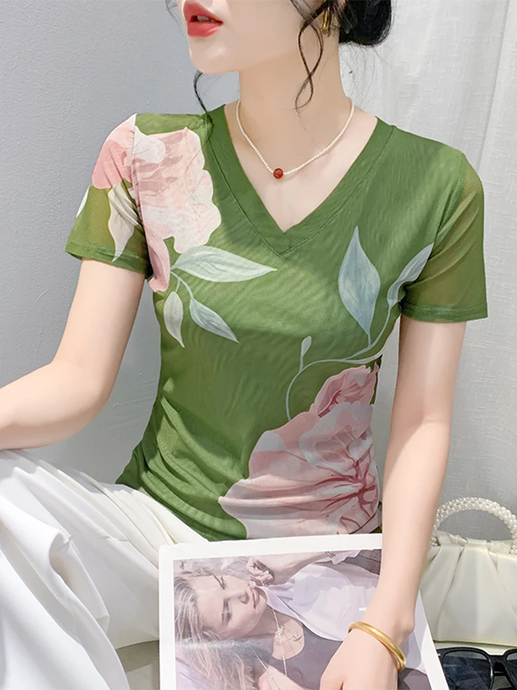 슬림핏 여름 얇은 티셔츠 여성용 섹시한 V넥 프린트 탑 탄력 있는 꽃무늬 디자인 출퇴근 캐주얼웨어