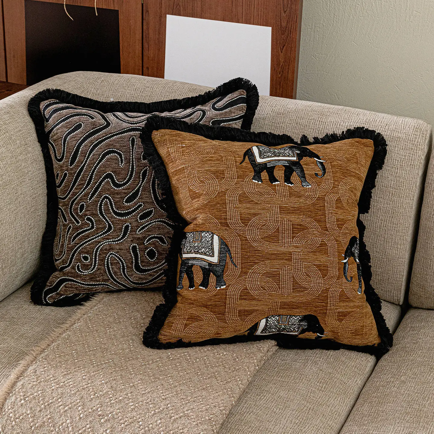 Modern Retro Black Border Tassel Cushion Cover Premium Geometric Textured Jacquard Pillow Covers Decorative Luxury Decor Home