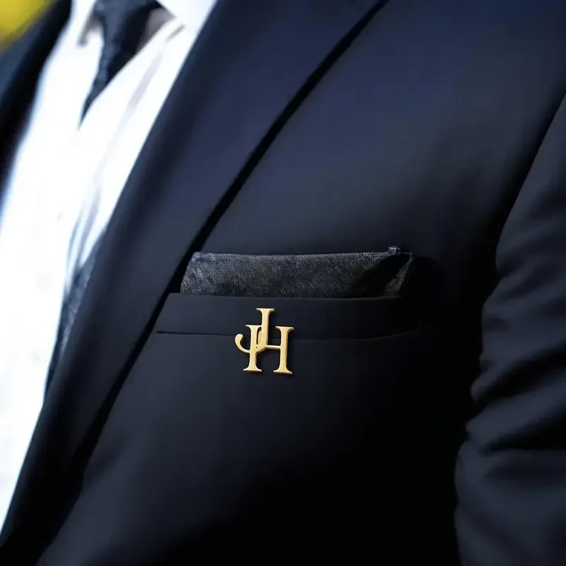 

Custom Initials Name Brooch Pin Personalized Stainless Steel Badges For Men Husband Jacket Wedding Jewelry Birthday Gift