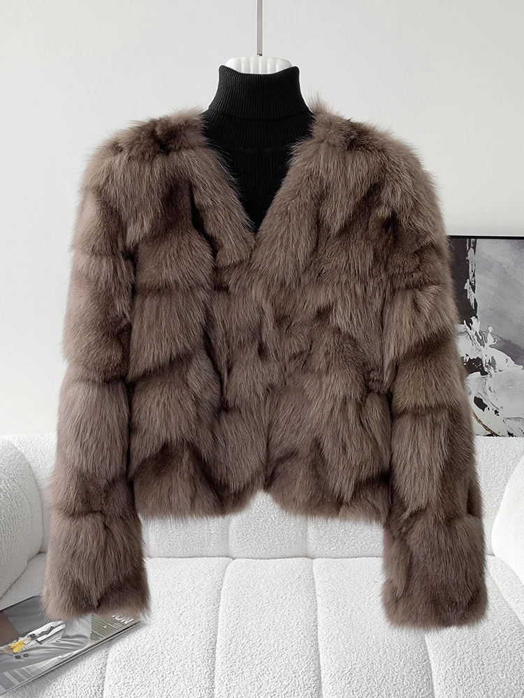 سترة قصيرة من قطعة واحدة من فراء الثعلب العصري الجديد برقبة على شكل حرف V للنساء
