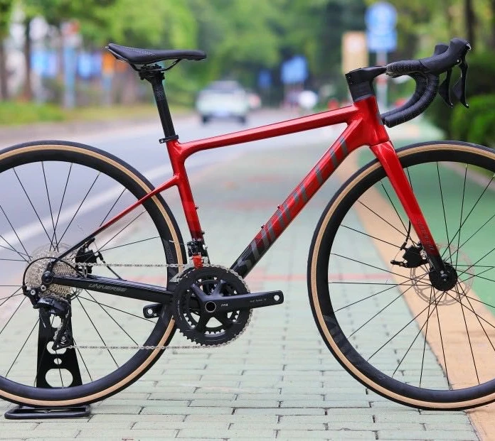 

2023 SUNPEED UNIVERSE 700C Road Bike Disc Brake Aluminum Alloy Frame Carbon Fiber Fork in Ready Stock