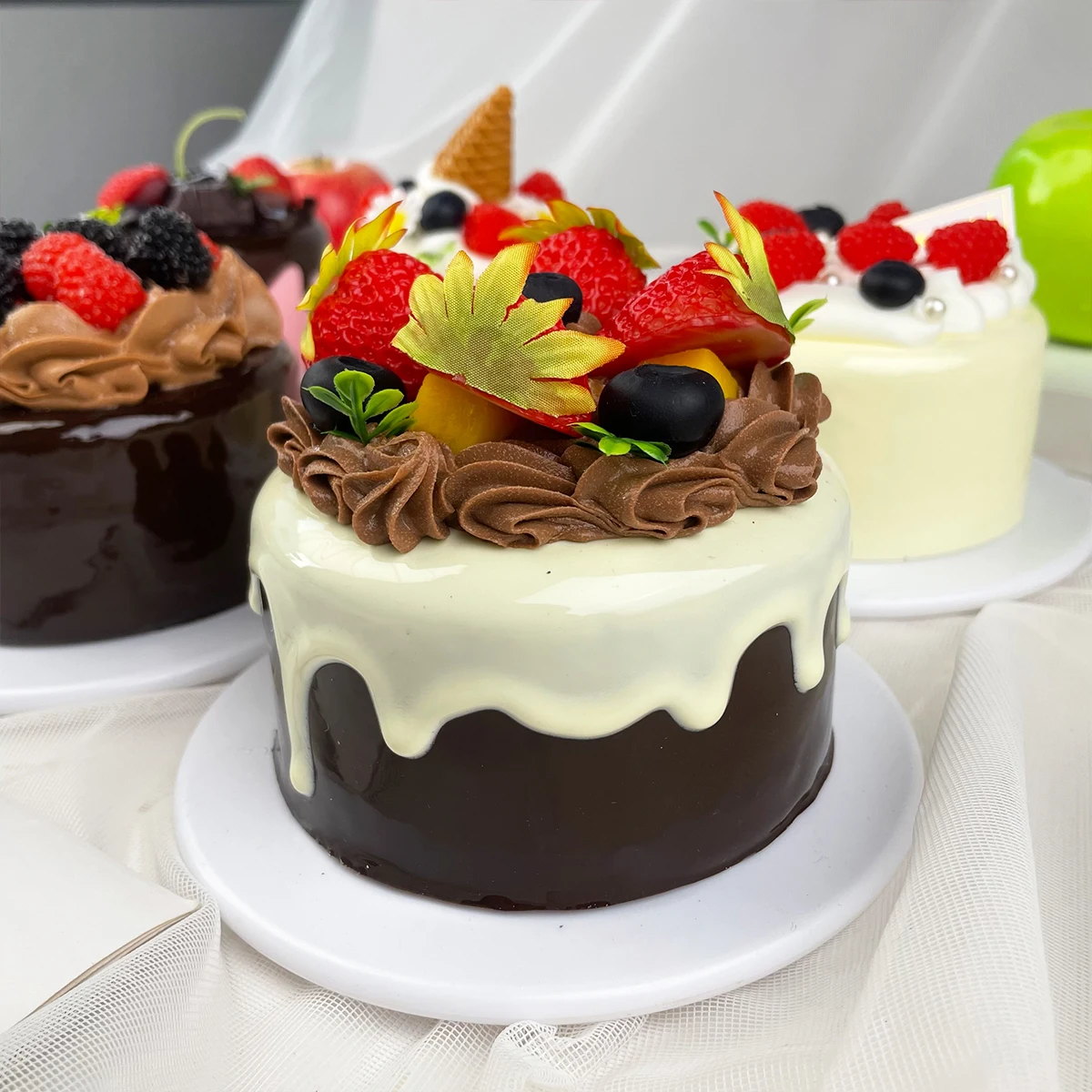 1pc Realistische Gefälschte Kuchen Modell Künstliche Erdbeere Dessert Simulation Lebensmittel Prop für Fotografie Hause Dekoration Geschenk – Detail 2