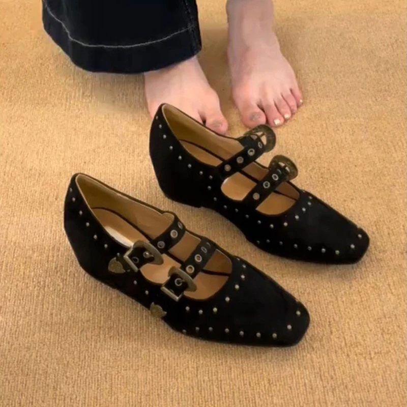 

Винтажные туфли Мэри Джейн с пряжкой и ремешком, осенние женские удобные нескользящие модные туфли на одной платформе, повседневная обувь с квадратным носком, увеличивающая рост