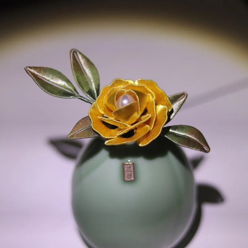 Peony Wrapped Silk Flower Brooch Vintage Royal Court Style Hanfu Accessory Cheongsam Corsage for Women Elegant Daily Wear Gift