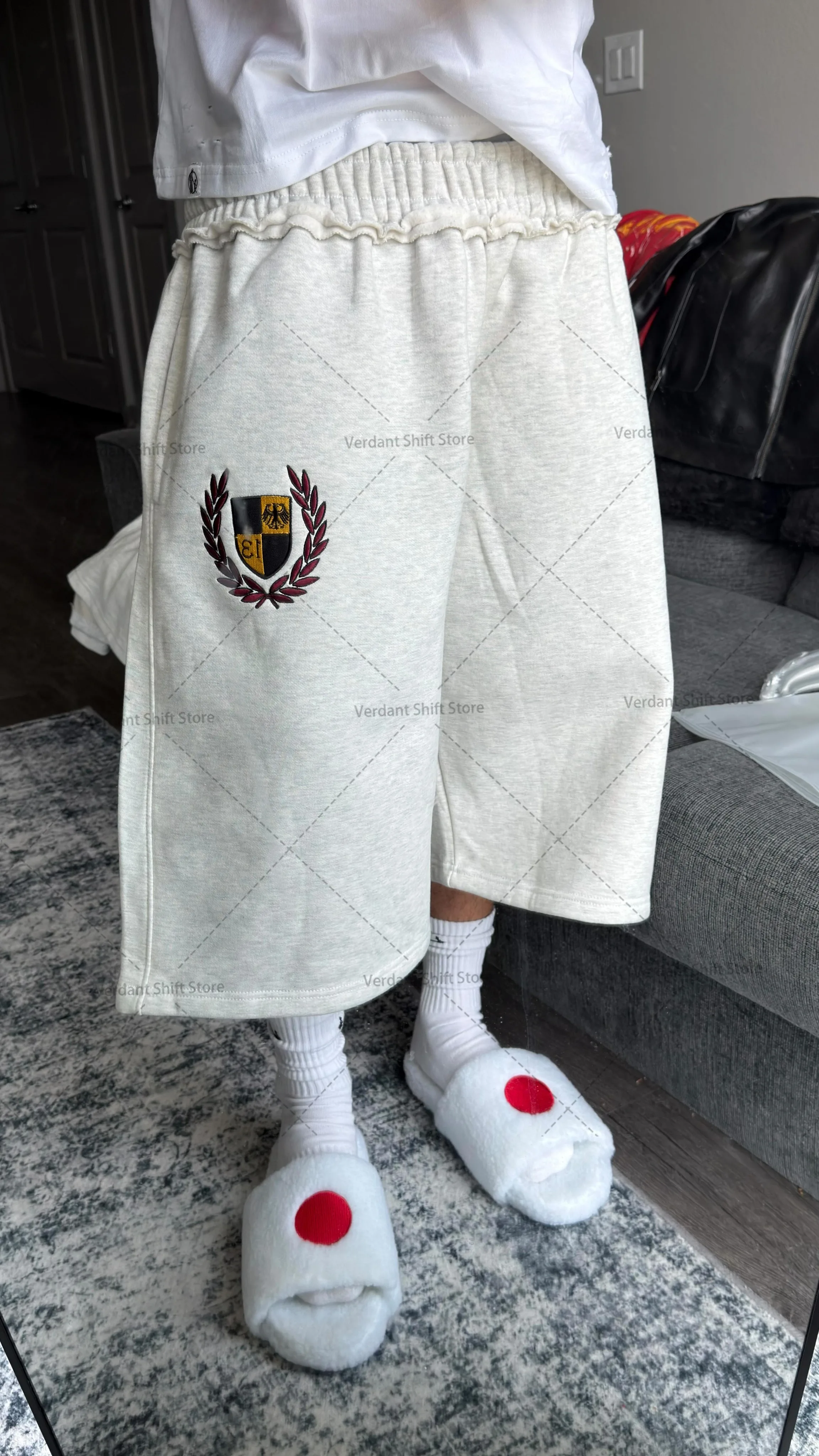 

Men's Casual Sweat Shorts Oversized Baggy Fit with College Crest 13 Embroidered Logo Vintage Streetwear Wide Leg for Daily Wear