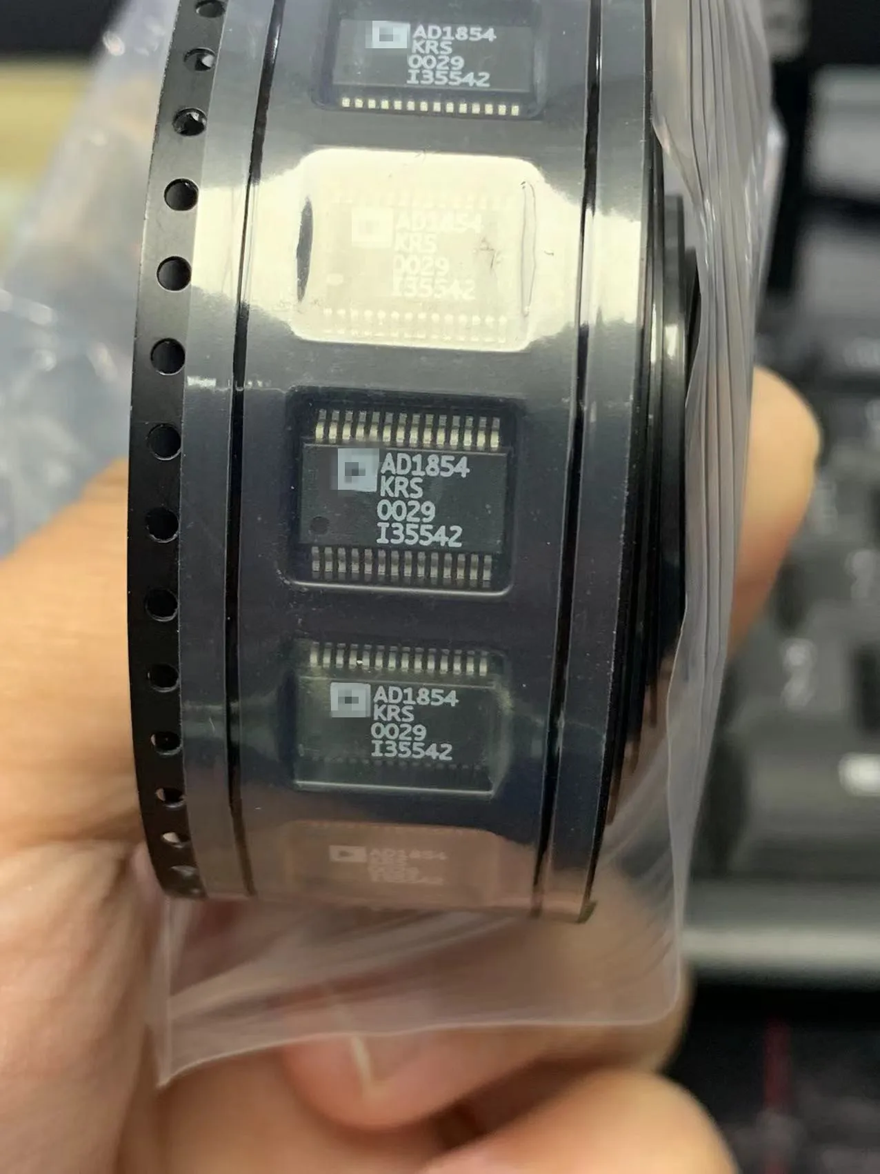 

Оригинальные товары AD1854 AD1854KRS (1 шт.)