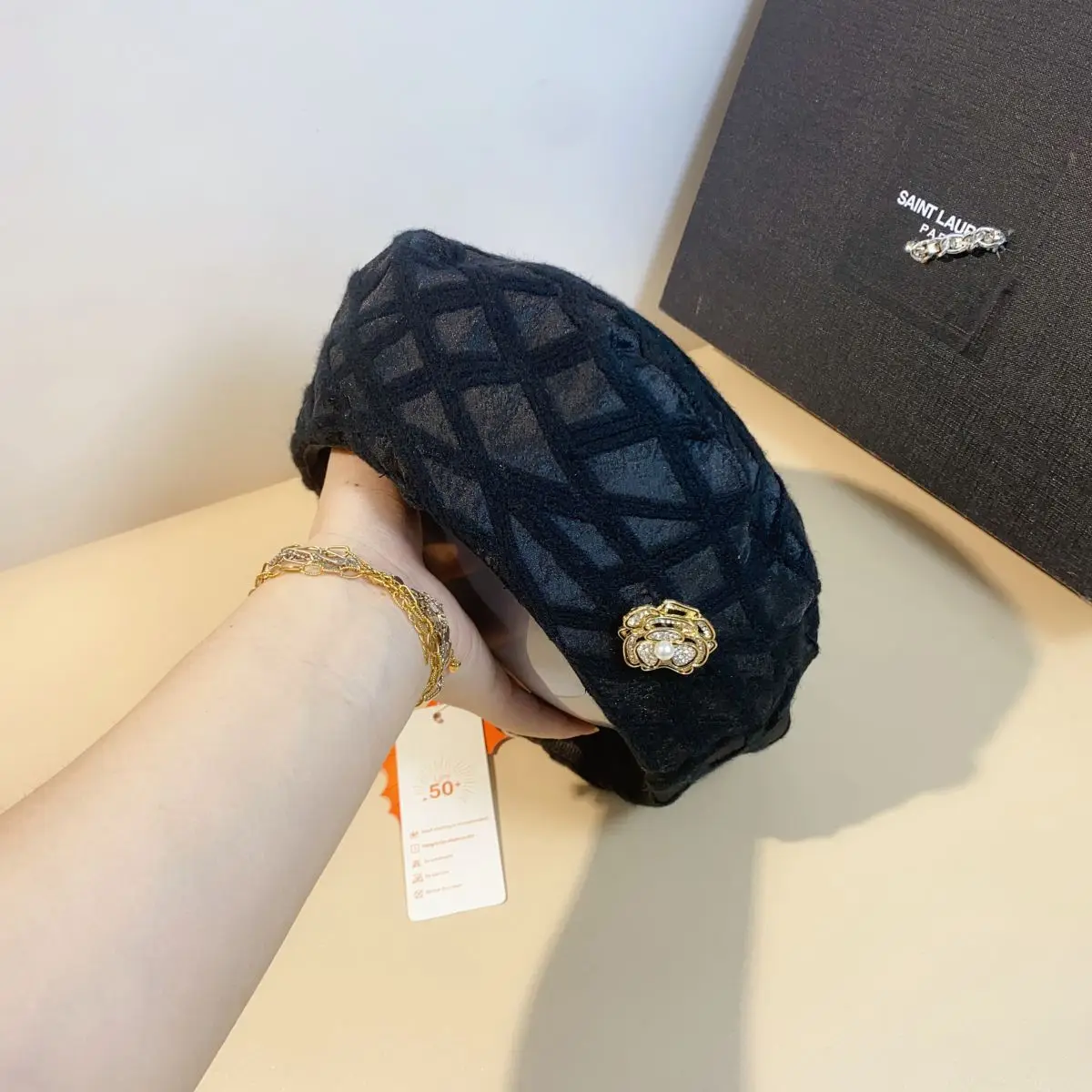 Korean Version Versatile New Spring and Autumn Black and White Diamond Logo Camellia Beret Outdoor Travel Breathable Thin Bonnet