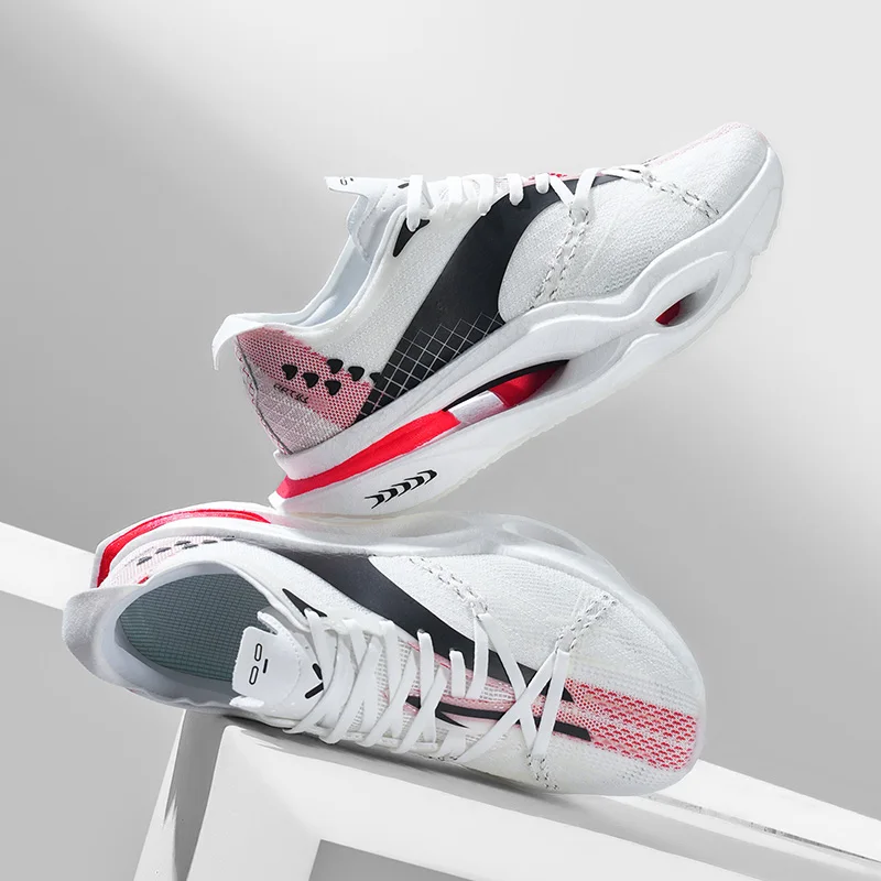 Outdoor Classics Fashion Running Shoes Breathable mesh upper Good grip on ground Reduce foot pressure for teens and adults